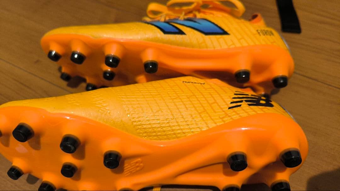 New Balance Furon サッカーシューズ