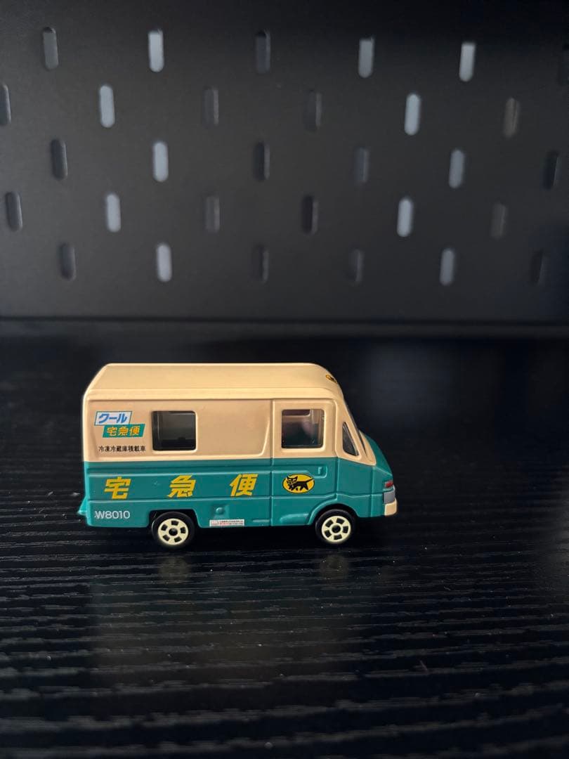 【新品】ヤマト運輸 トミカサイズミニカー　ウォークスルー　W8010号車