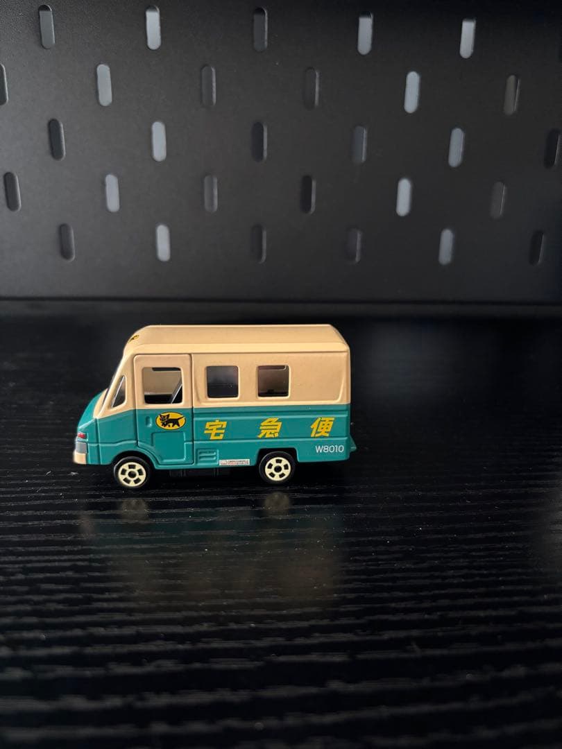 【新品】ヤマト運輸 トミカサイズミニカー　ウォークスルー　W8010号車