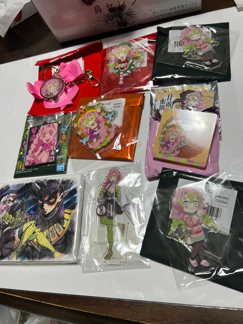 鬼滅の刃　甘露寺蜜璃　アクスタ　缶バッチ　まとめ売り