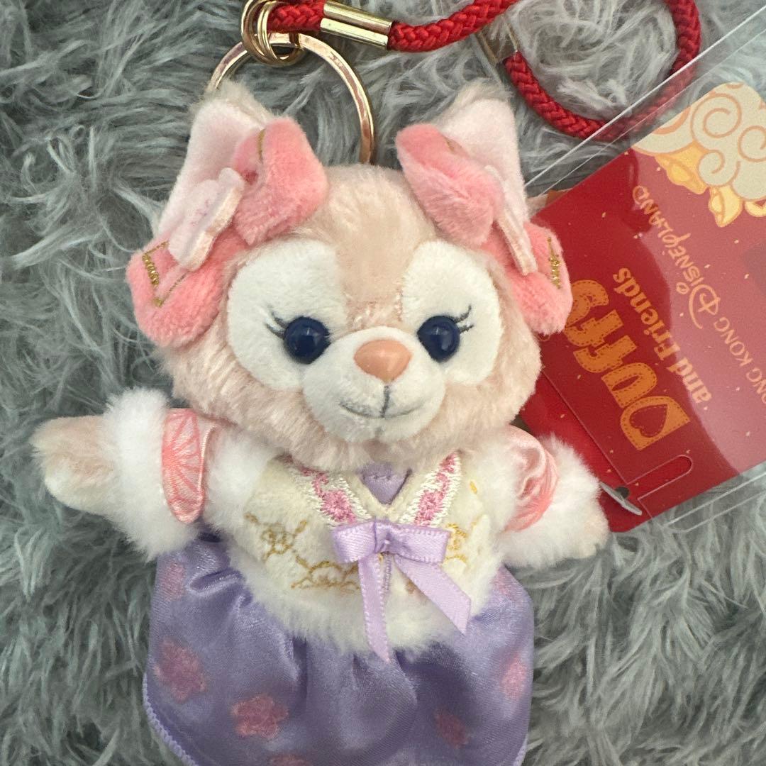 香港ディズニー限定　リーナベルぬいぐるみバッジ　大人気　希少品　ダッフィーバッジ
