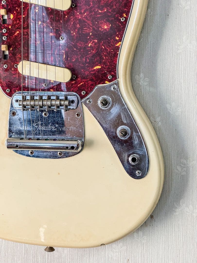 Fender Japan Mustang アイボリー