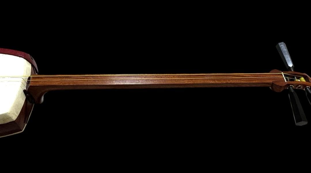 美品 津軽三味線 太棹 3.0cm 花梨 丸打ち胴 和楽器 付属品色々 ケース