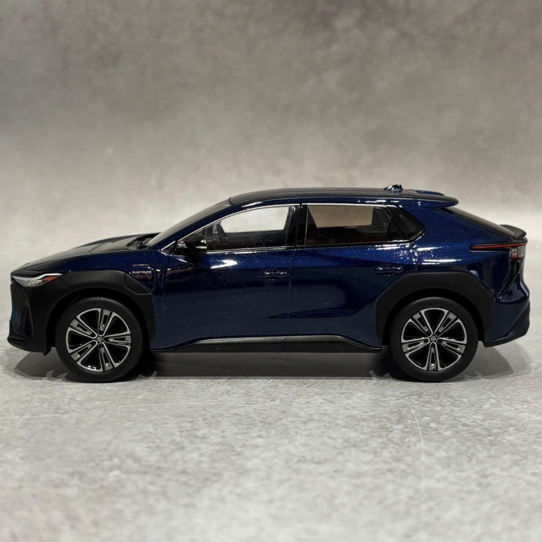 TOYOTA トヨタ　ミニカー　bz4x