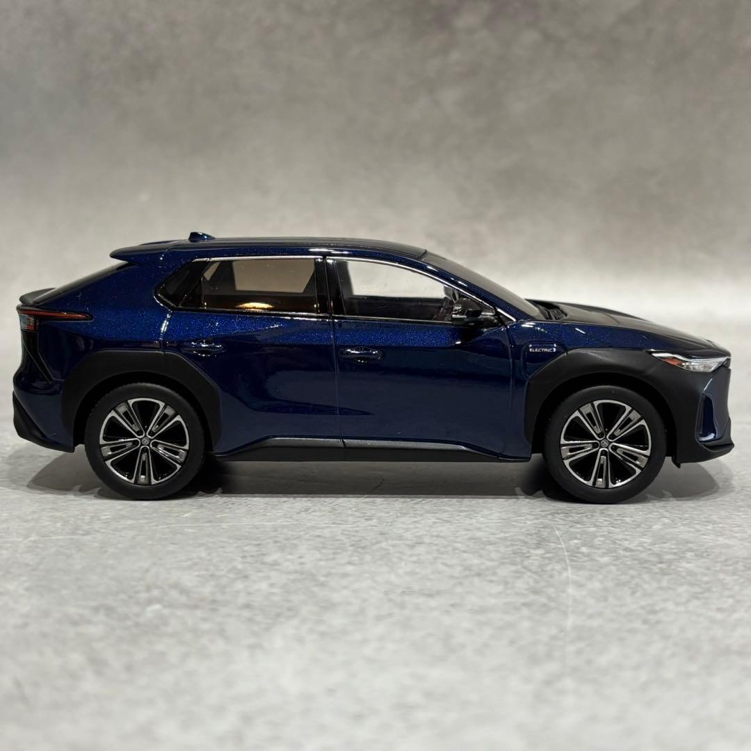 TOYOTA トヨタ　ミニカー　bz4x