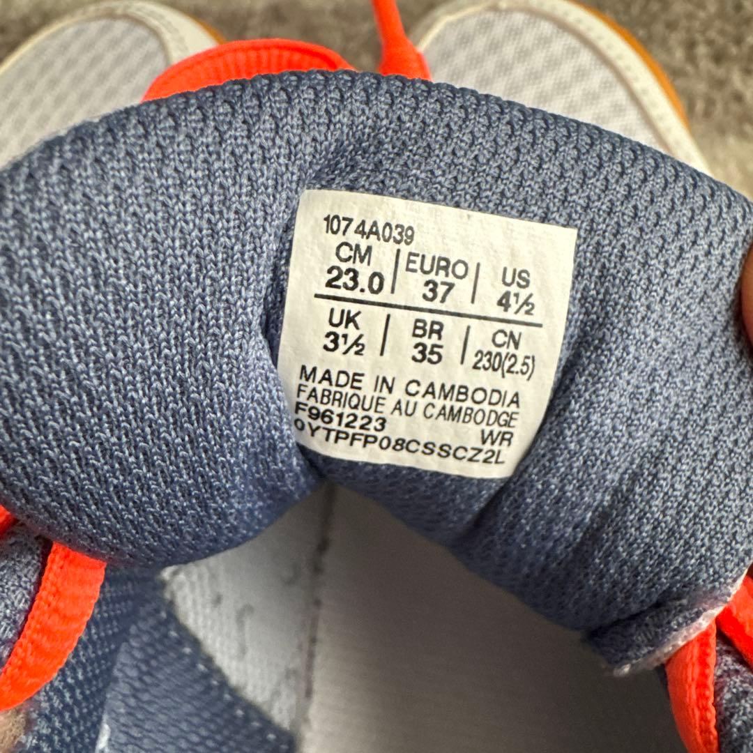 asicsバレーシューズ　23cm