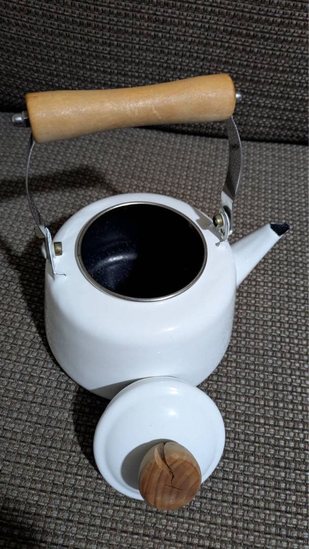 IKEA ホワイト セラミック やかん・鍋セット　値下げします。