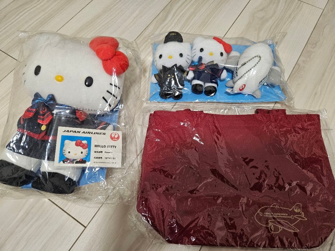 【お値下げ!!】JAL CA ハローキティぬいぐるみ、ランチトートバッグ