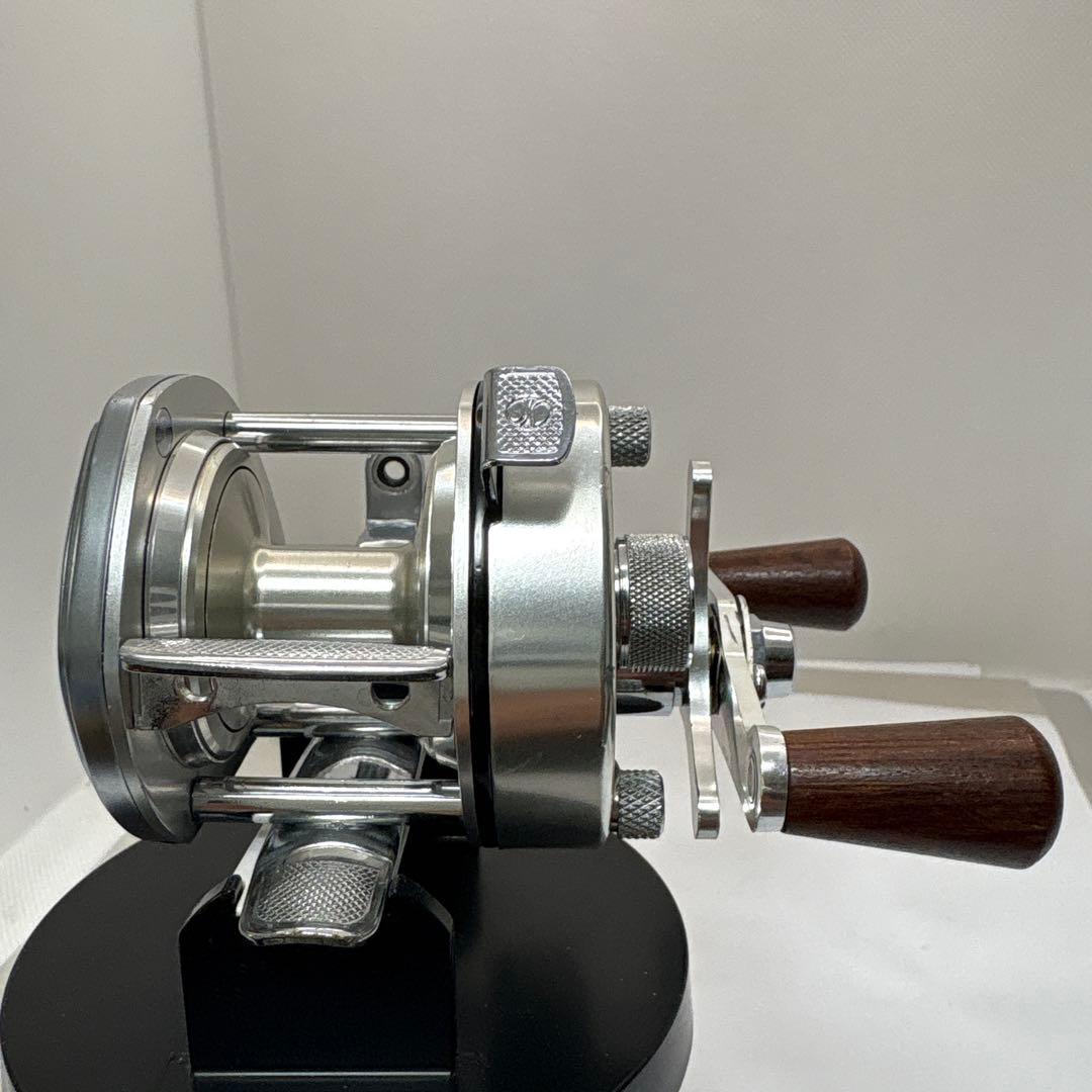 SHIMANO Bantam 100 ベイトリール