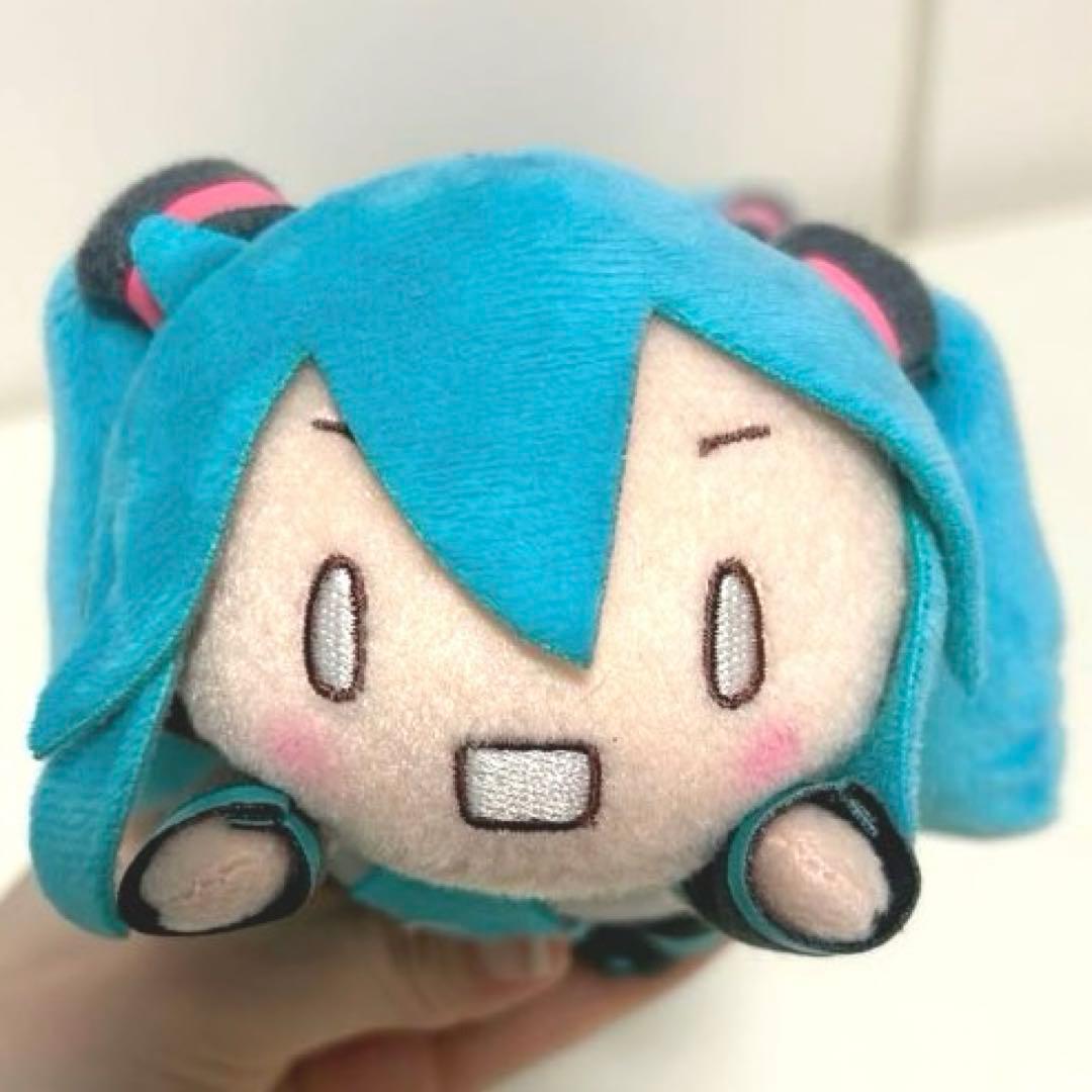 【レア】 2018年製 初音ミクシリーズ　寝そべりキーチェーンマスコット 2個