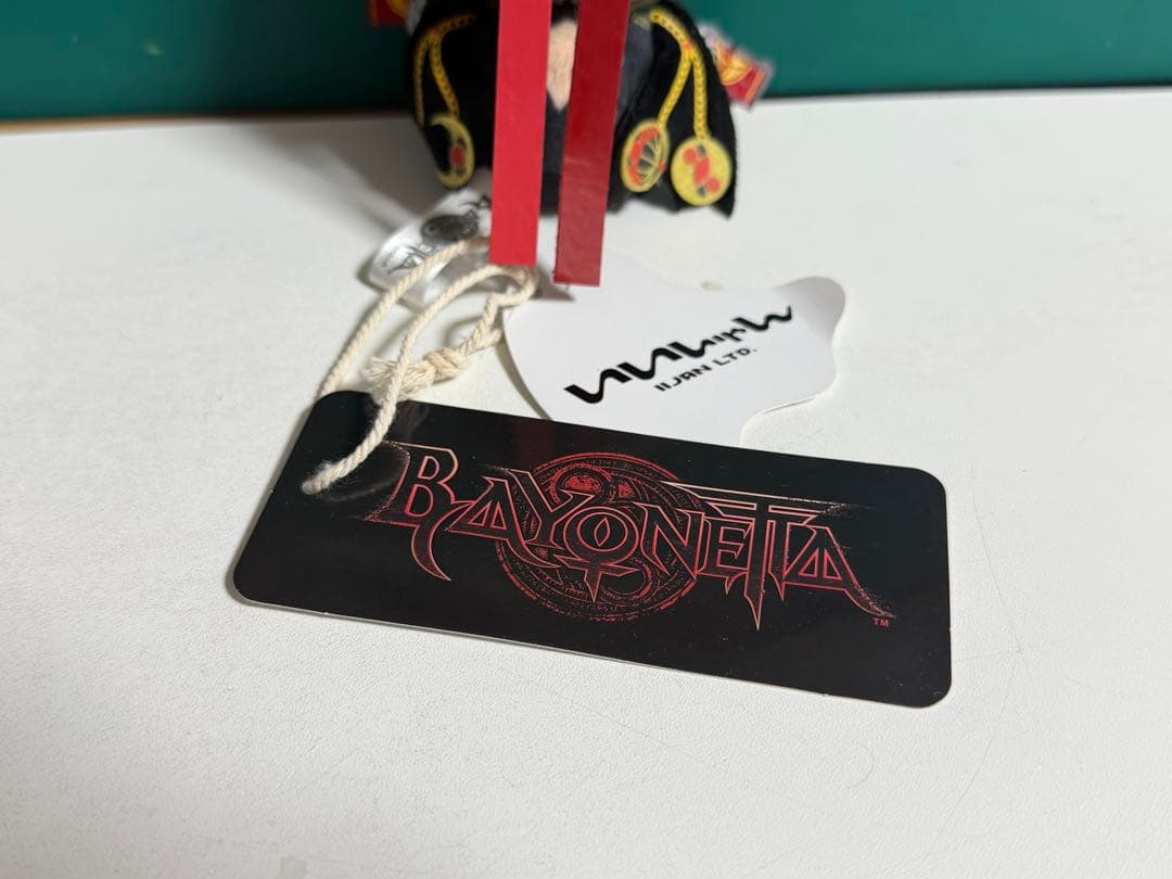 ベヨネッタ おすわりぬいぐるみマスコット ベヨネッタ ポーチ BAYONETTA