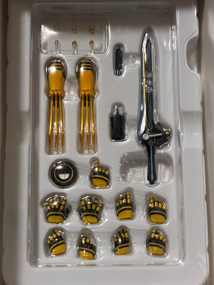 【ジャンク品】S.H.Figuarts 真骨彫 仮面ライダーオーズ タトバコンボ