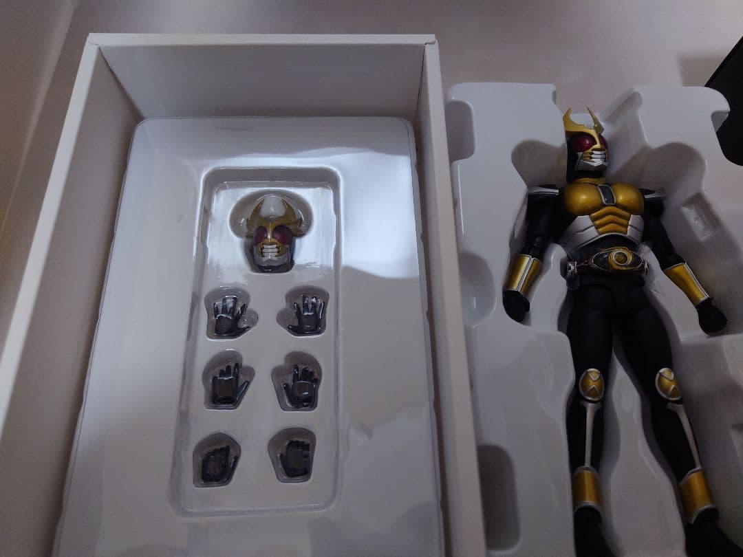 S.H.Figuarts 真骨彫製法　仮面ライダーアギト