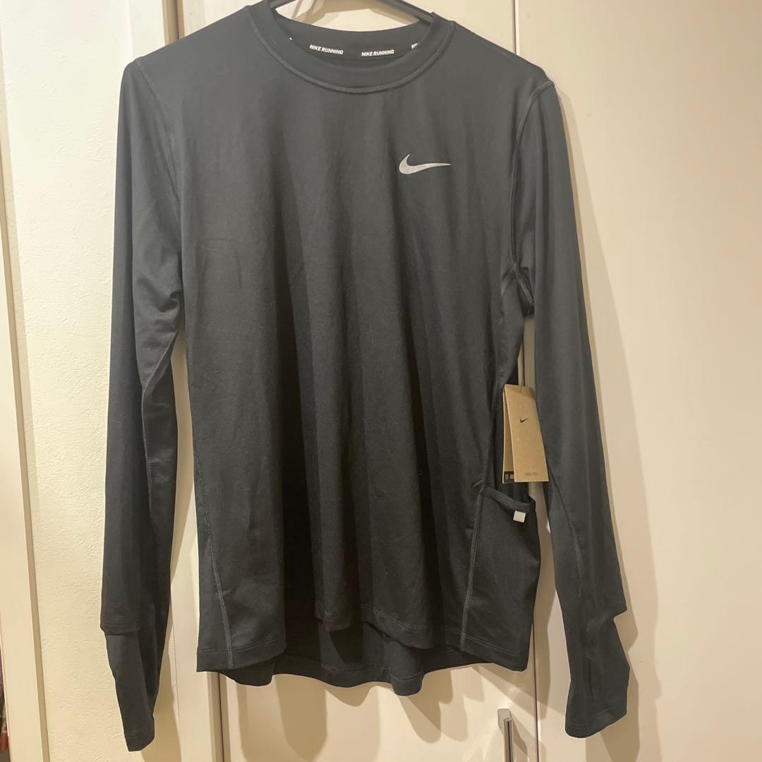 【新品】NIKE レディース　ブラック　スポーツウェア　ポケット付き