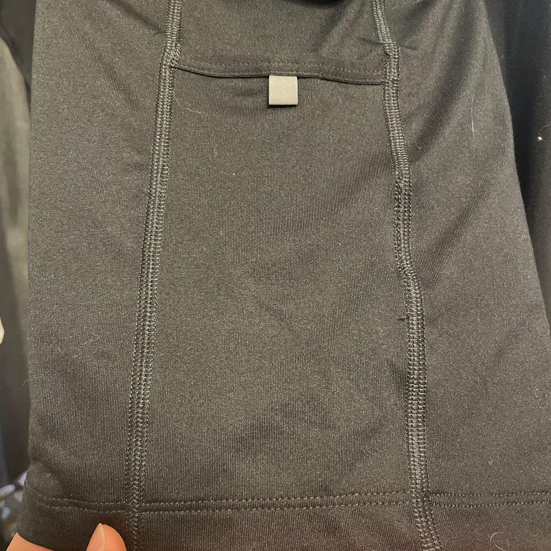 【新品】NIKE レディース　ブラック　スポーツウェア　ポケット付き