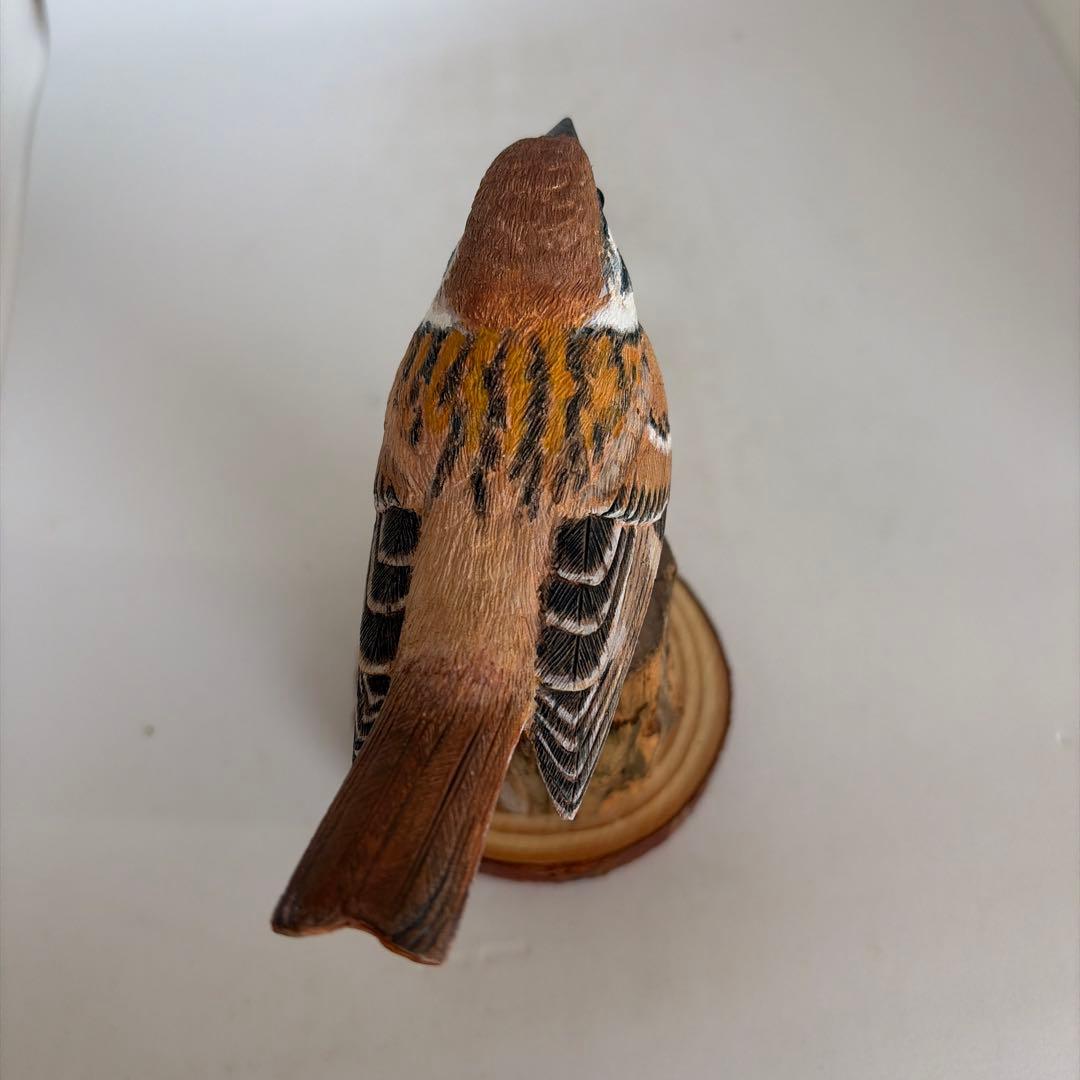 一点物.スズメ　バードカービング　野鳥彫刻　リアル木彫りの野鳥　ハンドメイド