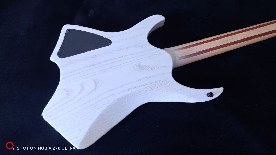 本日限定値下げ　VIKSTROM GUITARS　7弦　ヘッドレス　美品