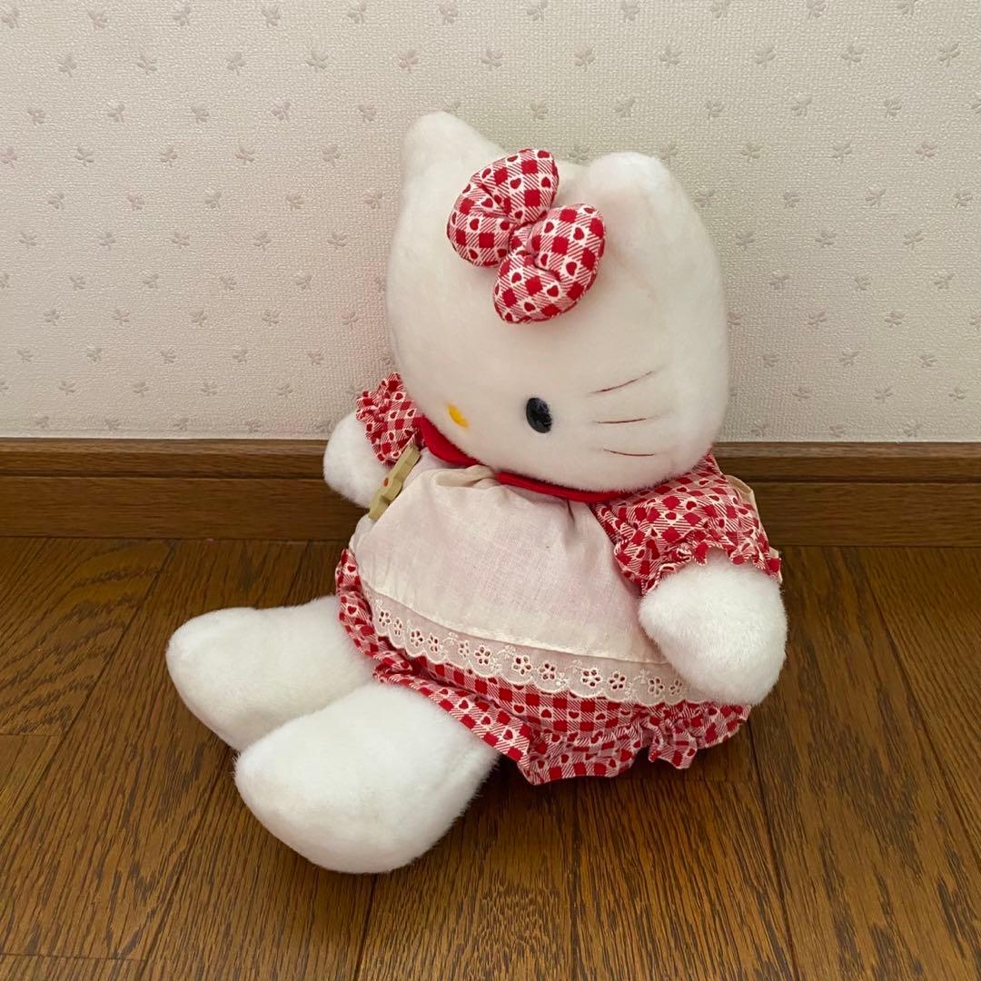 【レトロ】ハローキティ ハートエプロンドレスぬいぐるみ