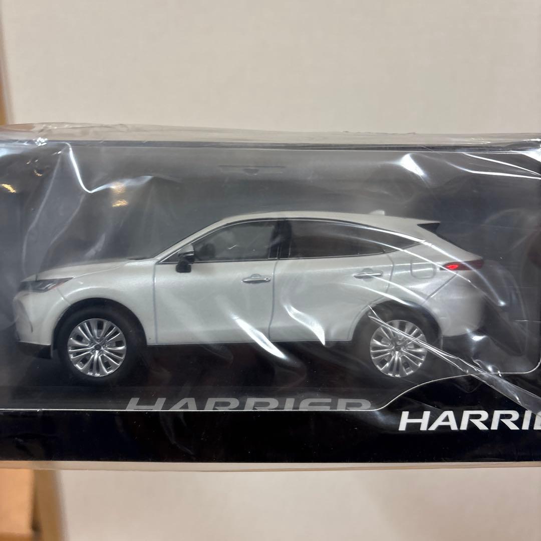 HARRIER ホワイトミニカー 1/43
