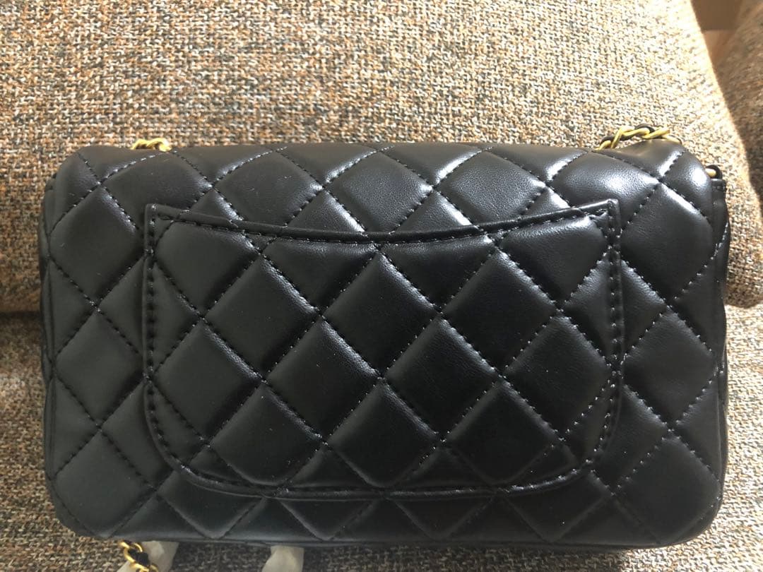 CHANEL ノベルティ キャビアスキン ショルダーバッグ ブラック ゴールド