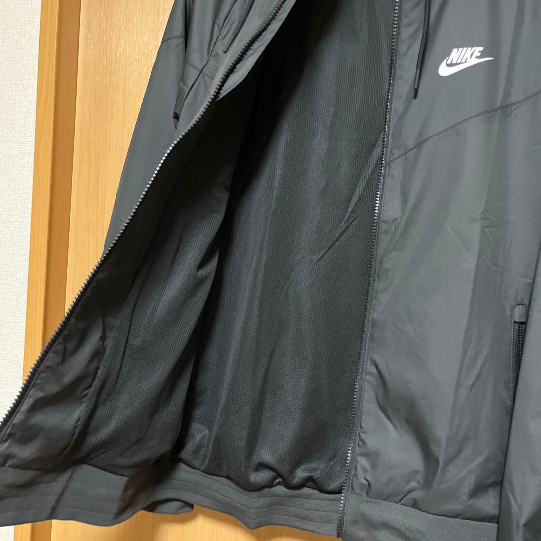 NIKE ナイキ　ウインドランナー　BLACK スポーツウェア　Mサイズ