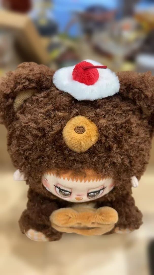 LABUBUのカスタムぬいぐるみです。