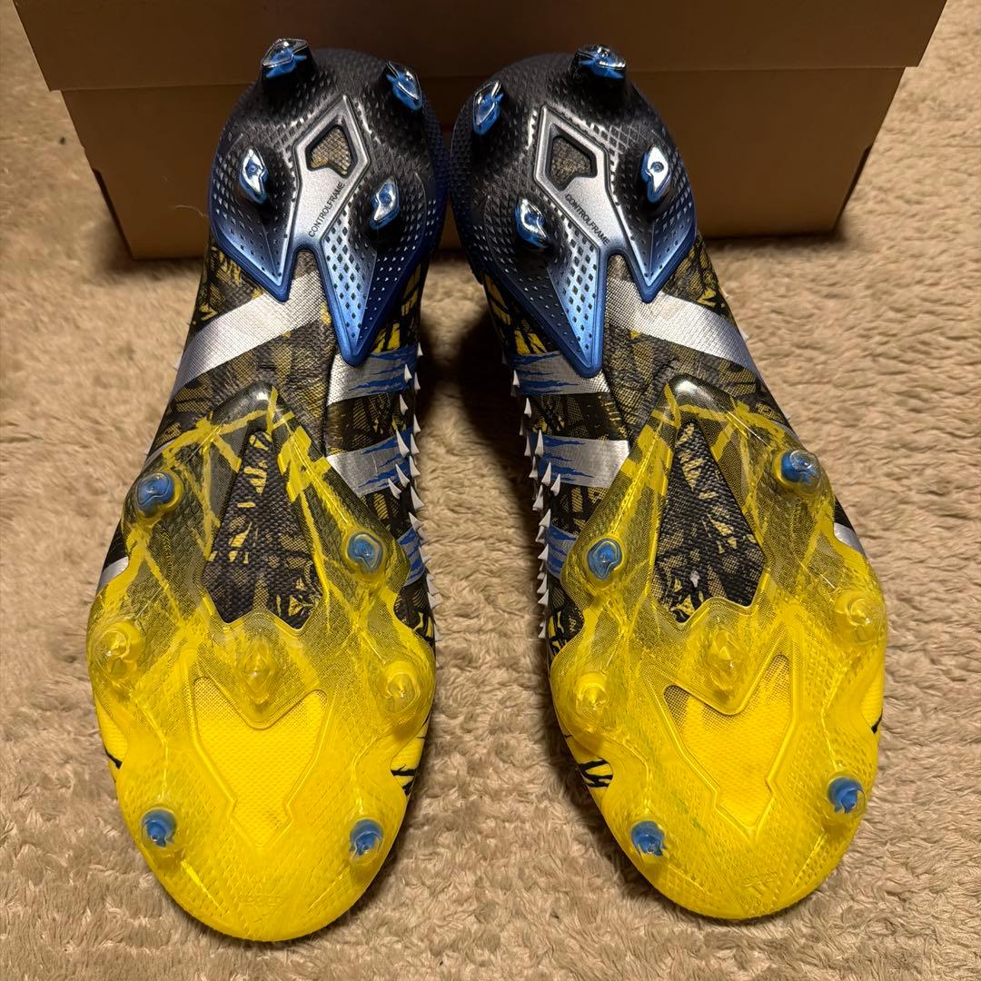 シューズ adidas MARVEL PREDATOR FREAK .1 FG