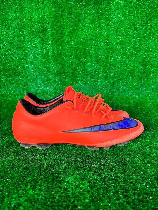 NIKEサッカースパイクマーキュリアルトップモデル