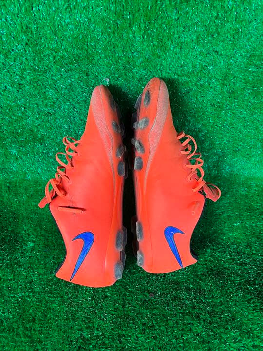 NIKEサッカースパイクマーキュリアルトップモデル
