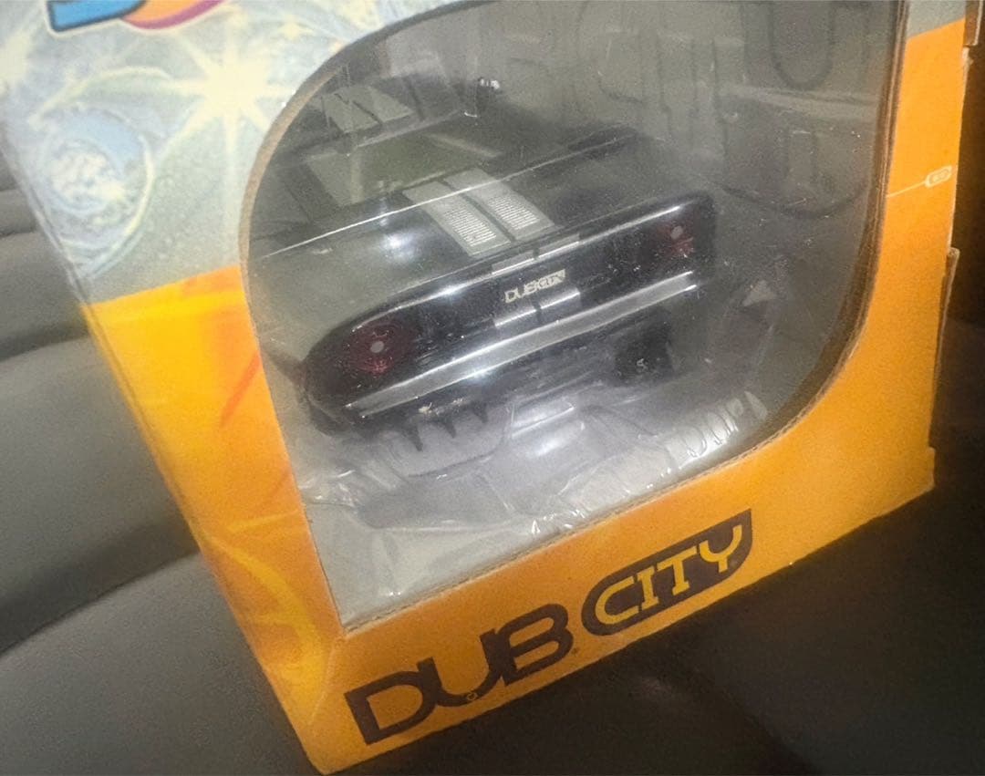 ミニカー 2005 FORD GT 1/24