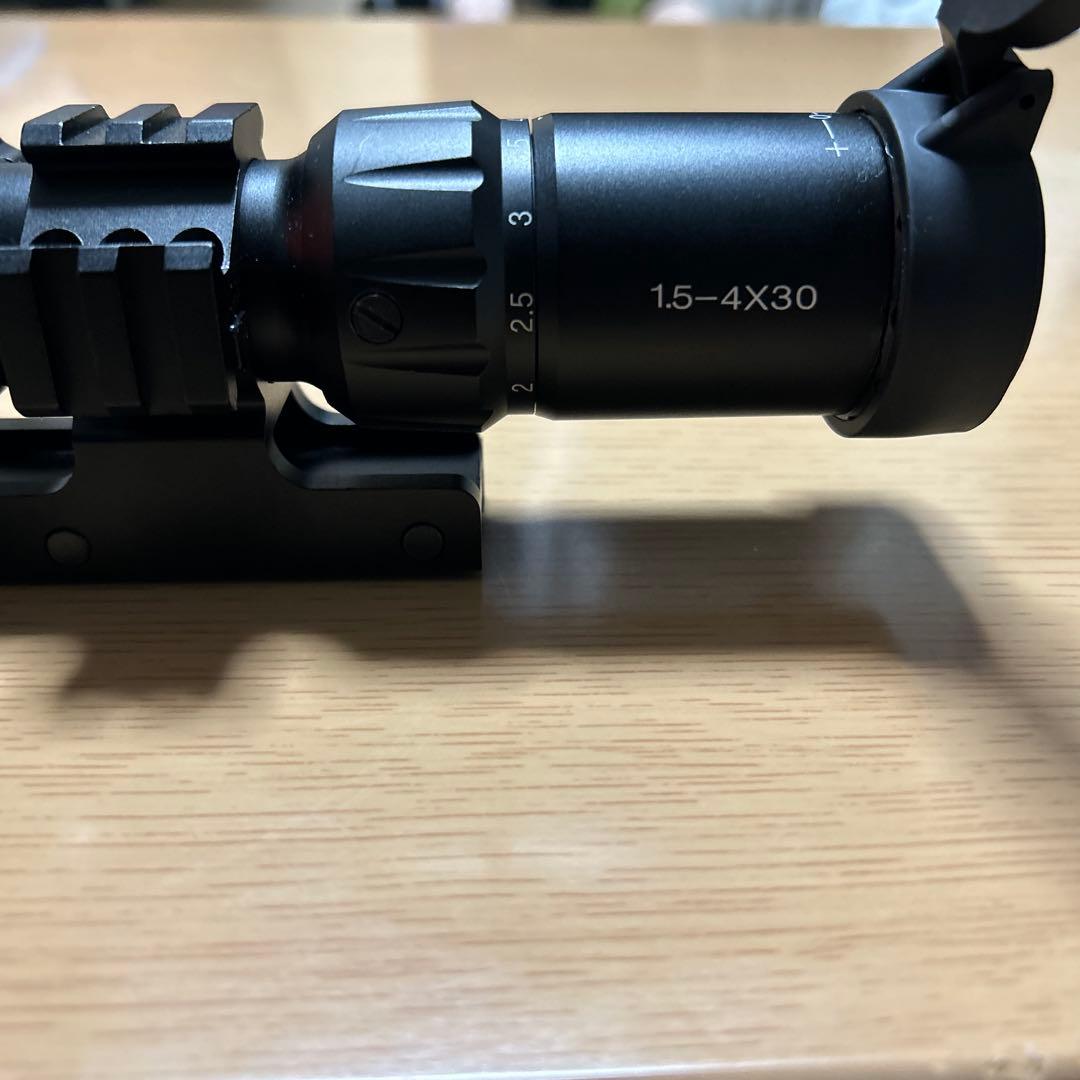 1.5-4X30 ブラックスコープ ピカティニレール対応
