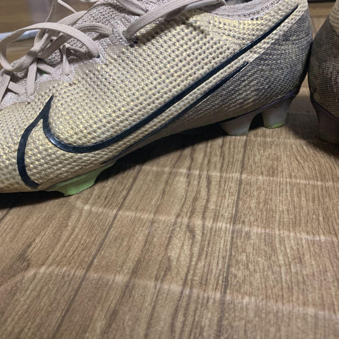 NIKE限定色