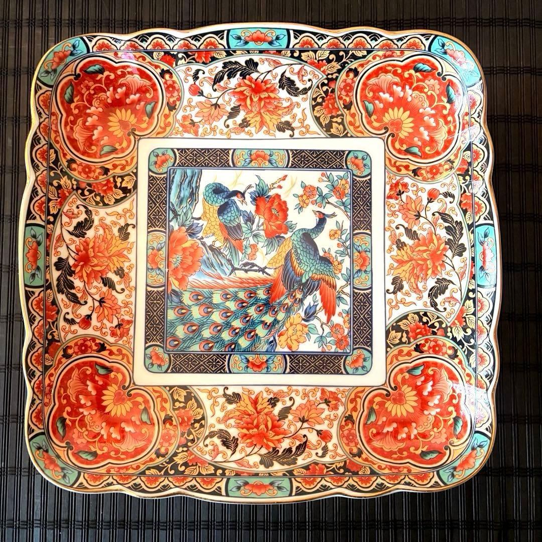 【未使用保管品】有田焼 丸五謹製 孔雀牡丹紋 金彩古伊万里 大鉢 角鉢 飾皿