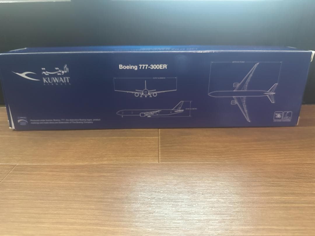 クエート航空　模型　Boeing777−300ER SCALE 1:200