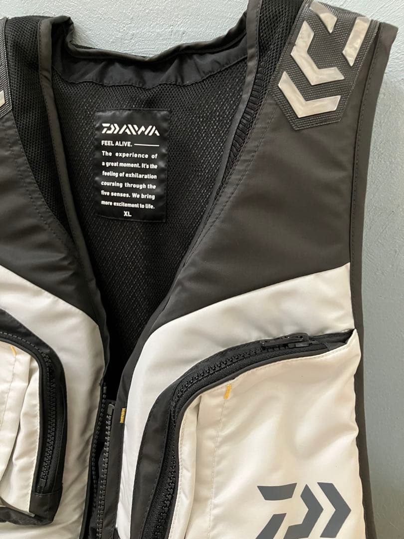 Daiwa タグ付き　ライフジャケット　フローティングベスト　ホワイト