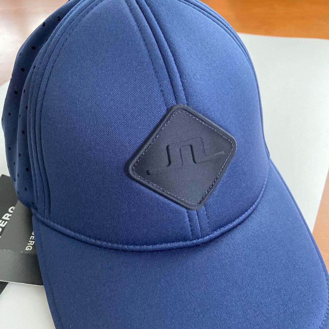 新品 J. LINDEBERG ゴルフメンズ帽子 ネイビーキャップ ロゴワッペン