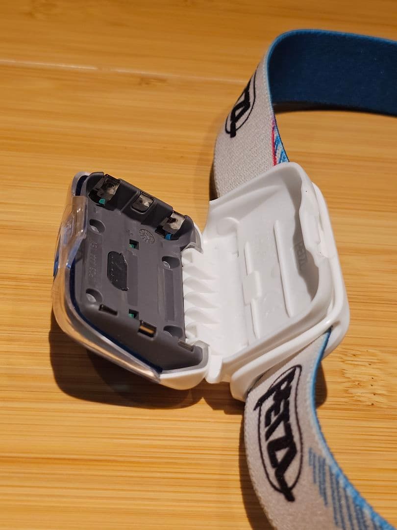 PETZL ヘッドランプ2個 + バッテリー2個 + ランタンケース