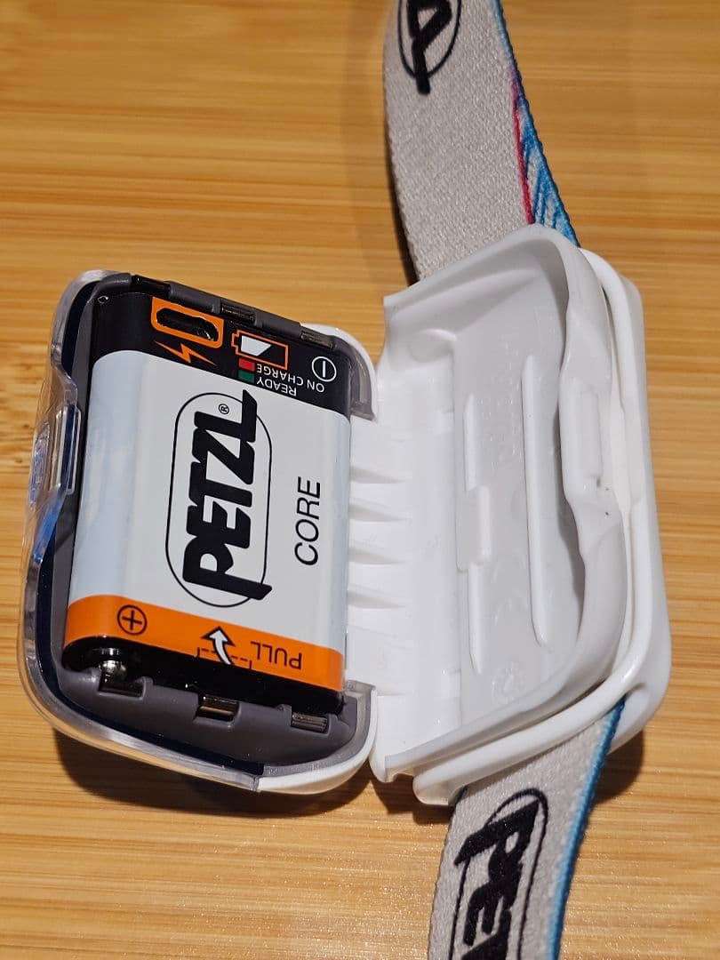 PETZL ヘッドランプ2個 + バッテリー2個 + ランタンケース