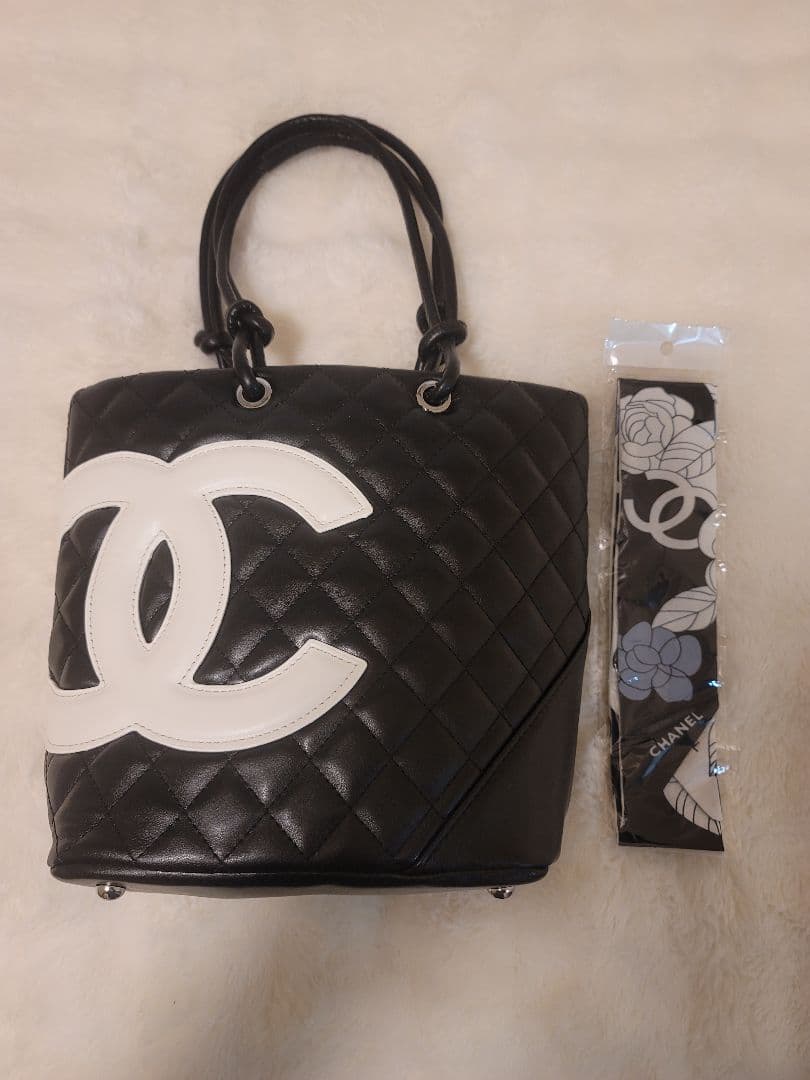 ノベルティ CHANEL ブラック キルティング バッグ カンボンライン