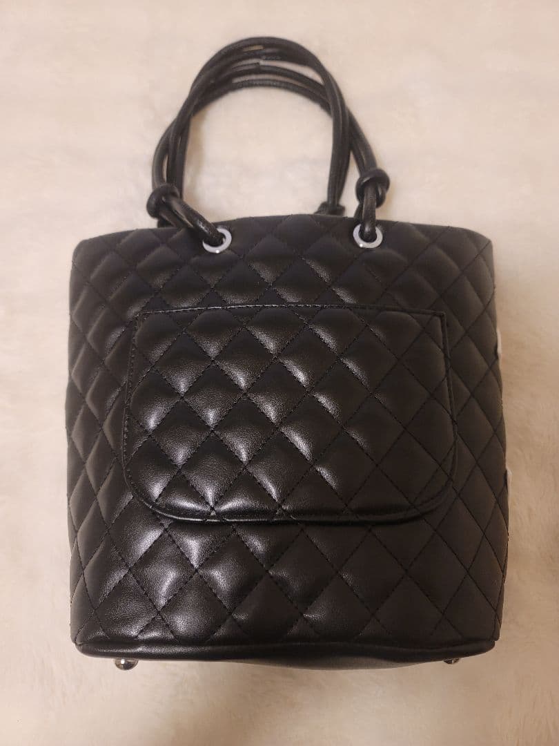 ノベルティ CHANEL ブラック キルティング バッグ カンボンライン