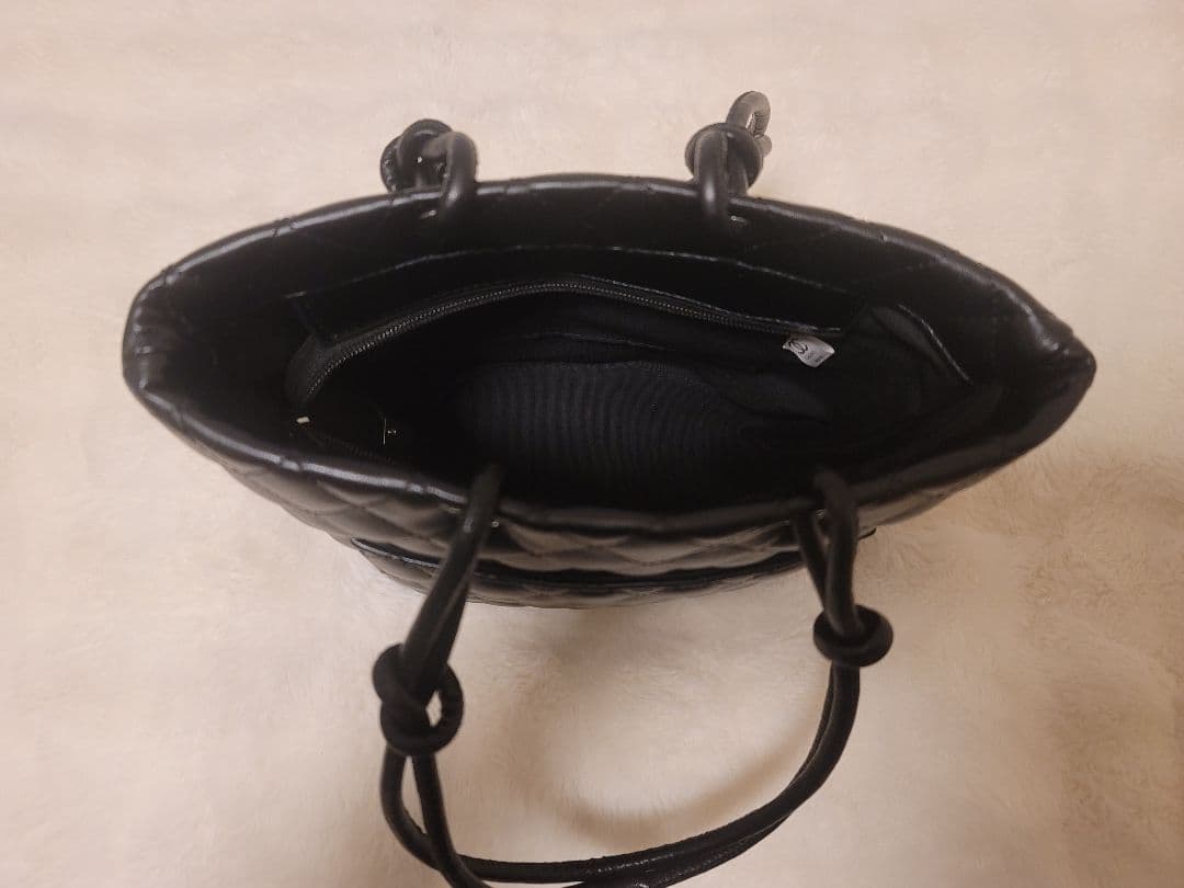 ノベルティ CHANEL ブラック キルティング バッグ カンボンライン