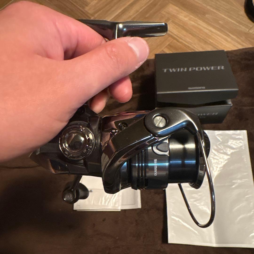 【美品】SHIMANO 24TWIN POWER C2000 スピニングリール