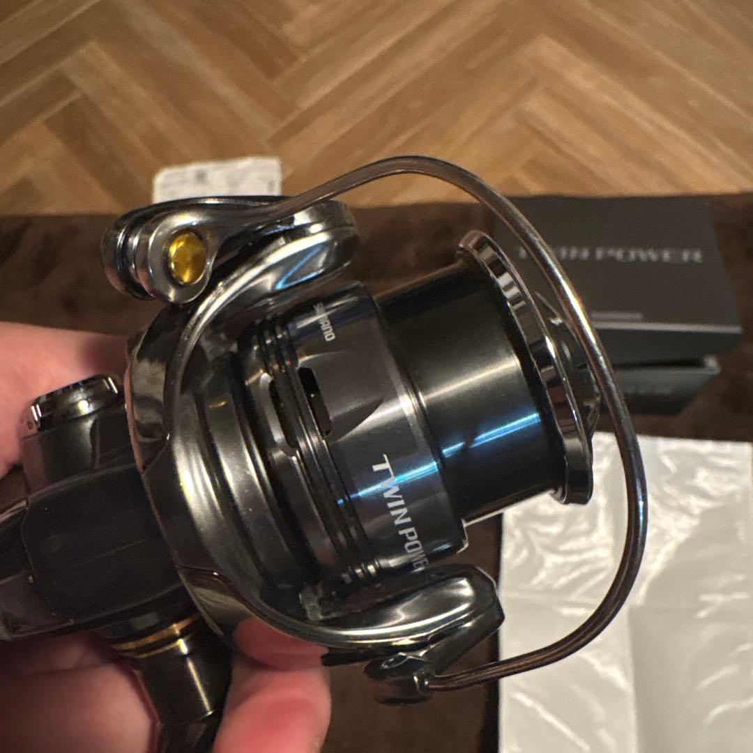 【美品】SHIMANO 24TWIN POWER C2000 スピニングリール