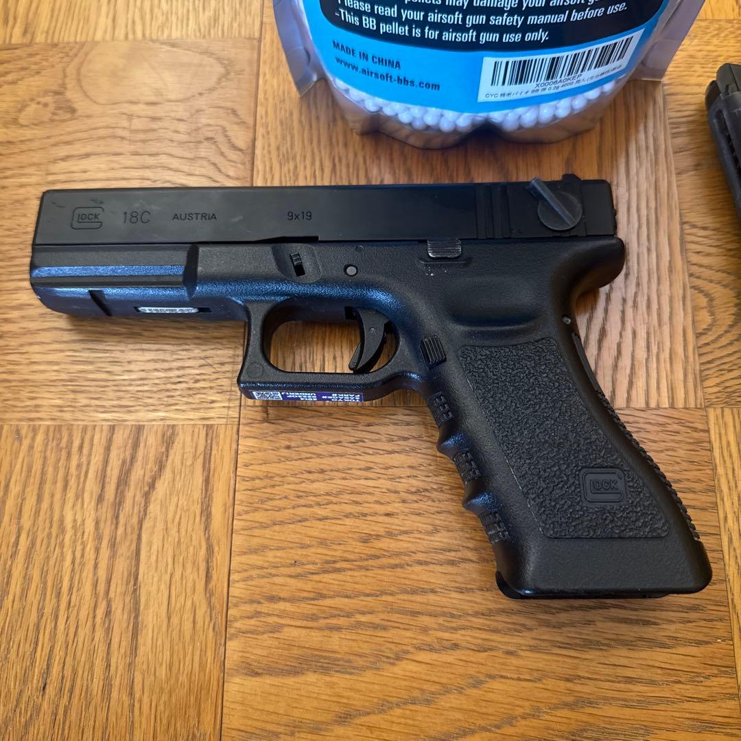 東京マルイ　Glock 18C ガスガン ロングマガジン2本付き