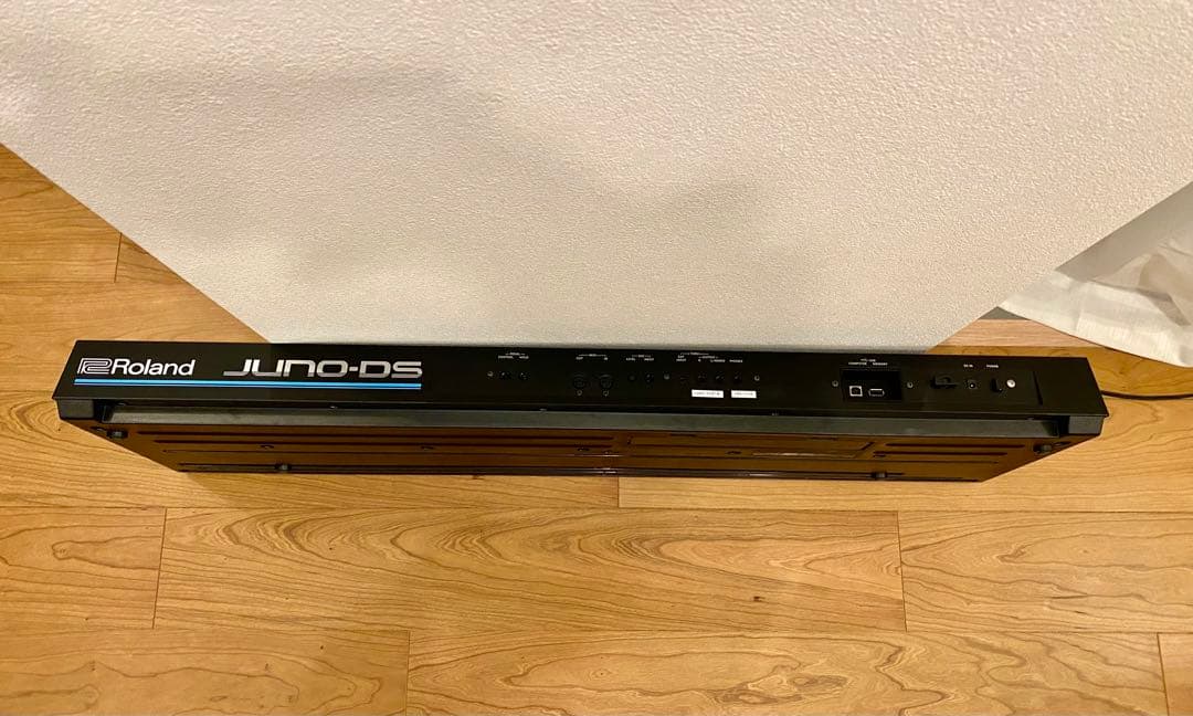 Roland JUNO-DS61B シンセサイザー　限定ブラックカラー