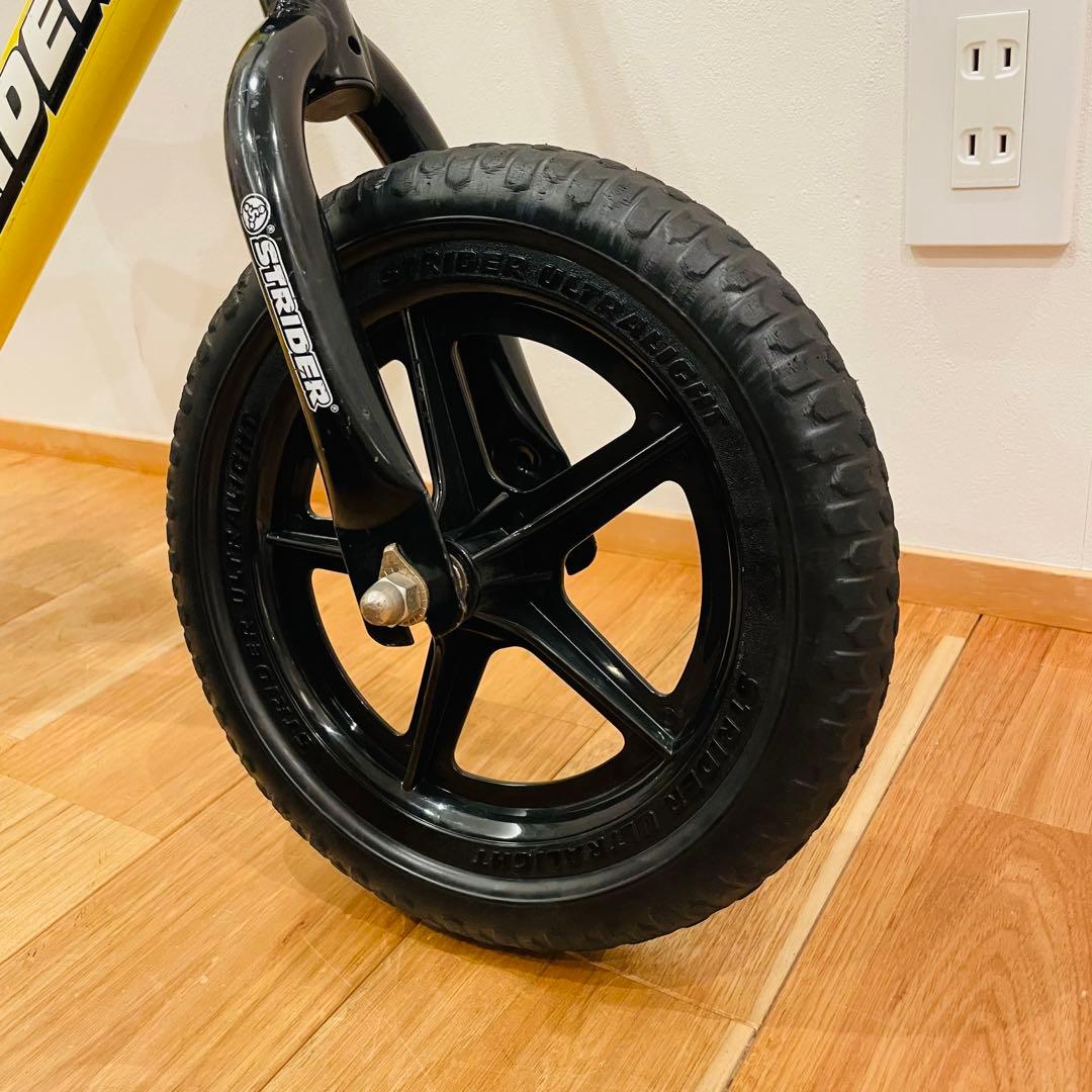 良品 ストライダー クラシック 12インチ キックバイク 黄色 イエロー