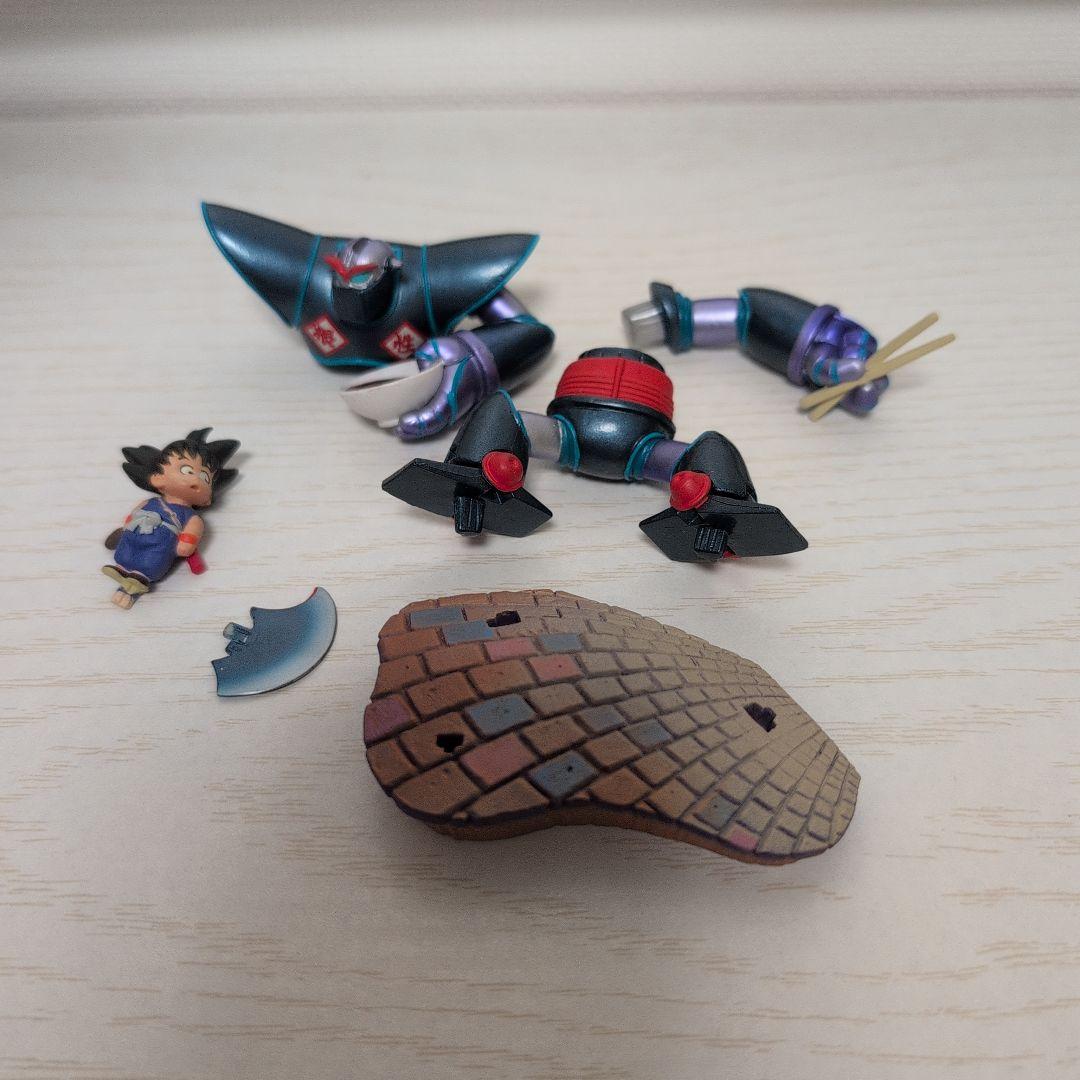 ドラゴンボールカプセル 孫悟空＆巨大ロボ(ウーロン変化)