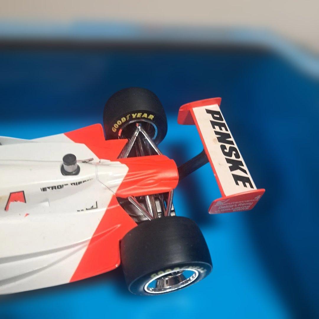 ミニチャンプス 1/18 ペンスキー メルセデス PC23