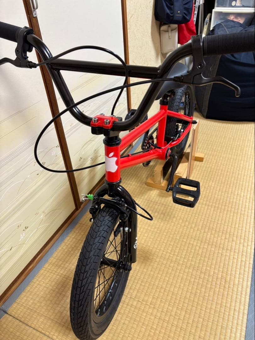 大阪市内引取限定　16インチBMX 未使用品