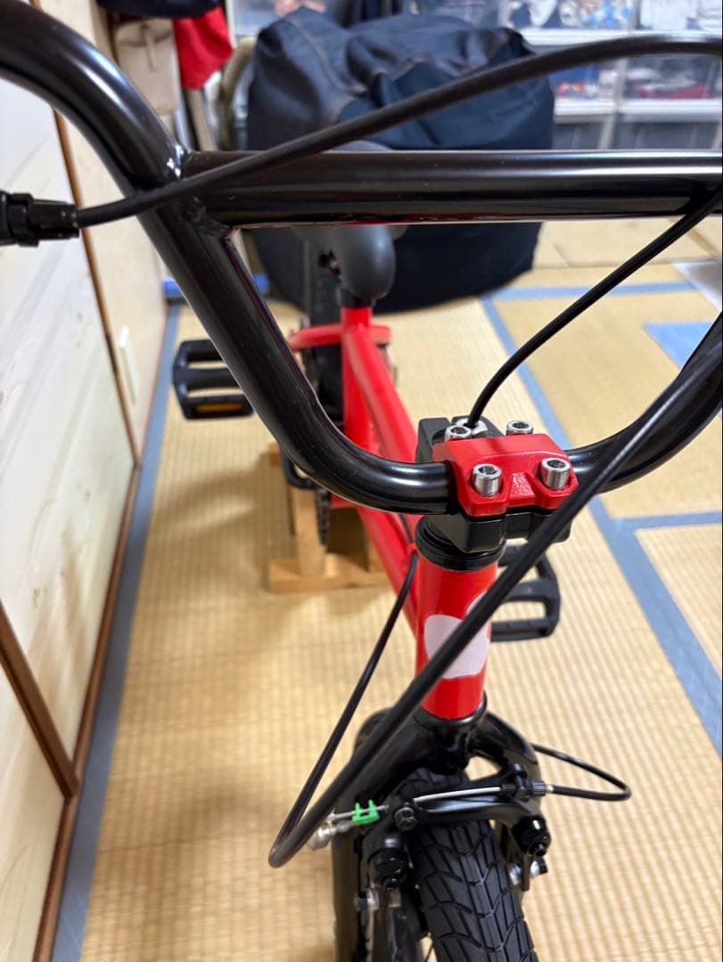 大阪市内引取限定　16インチBMX 未使用品
